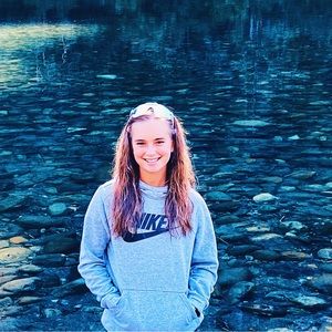 Meet your Posher, Ava